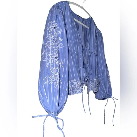 Future Collective Blue & White Eyelet Tie-Front Blouse | NWT | Size 1X - Picture 3 of 8